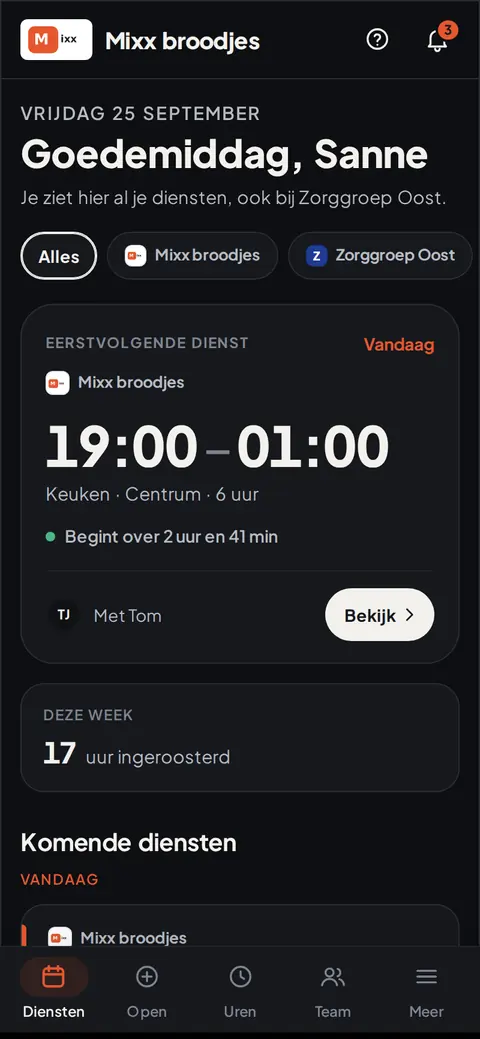 Dezelfde app in de donkere weergave, met het logo voor donker